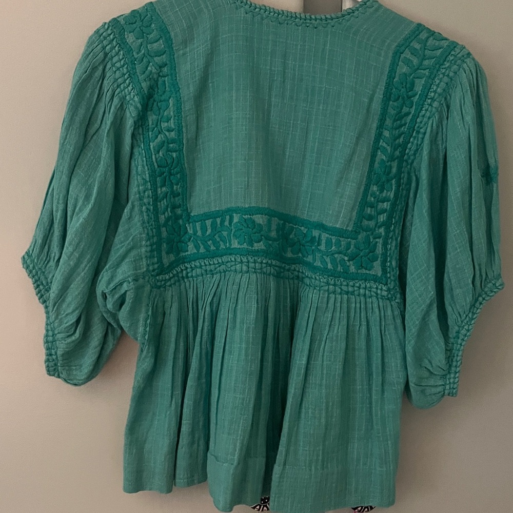 Blue-green Embroidered Top - Picture 3 of 3